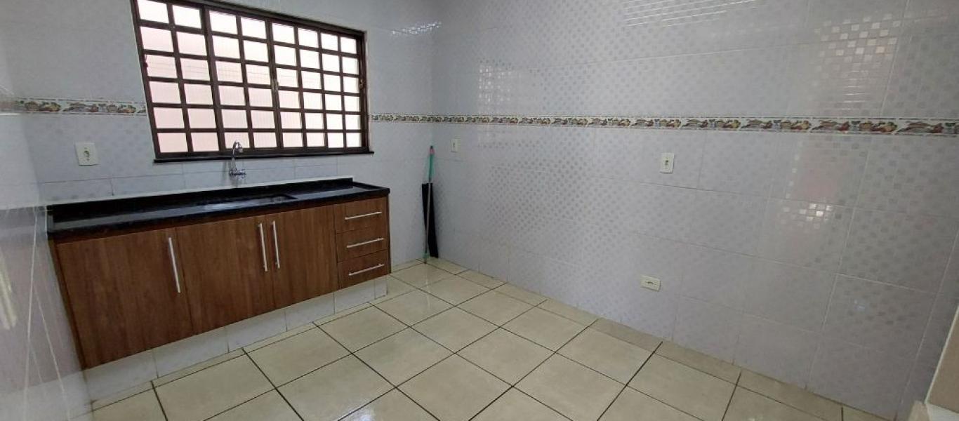 CASA NA Vila Tênis Clube em Assis