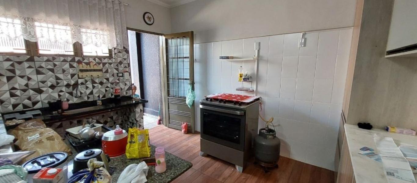 CASA NA Vila Ribeiro em Assis