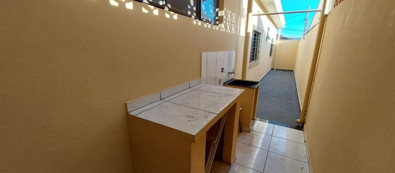 CASA NA Vila Ouro Verde em Assis