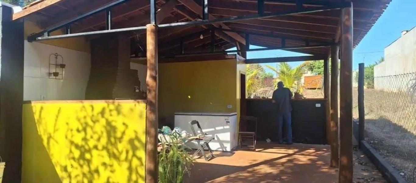 RANCHO NA CONDOMINIO PORTAL DOS DOURADOS em Paulicéia