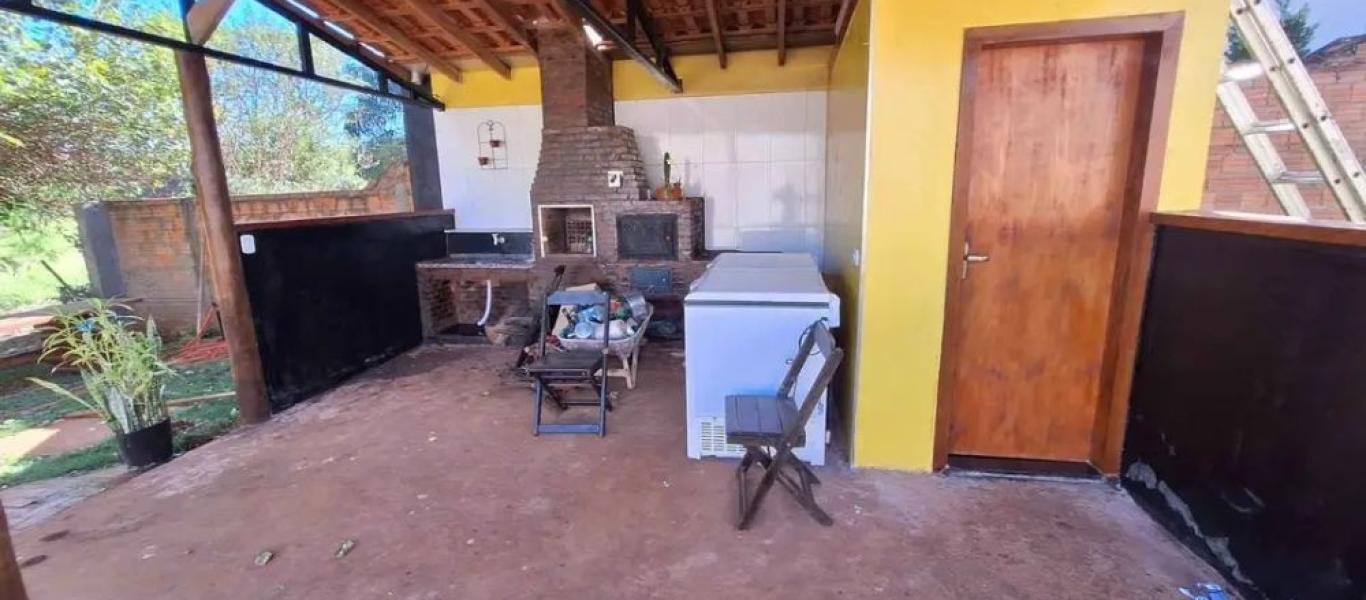 RANCHO NA CONDOMINIO PORTAL DOS DOURADOS em Paulicéia