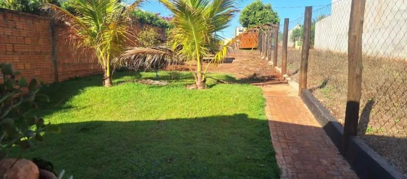 RANCHO NA CONDOMINIO PORTAL DOS DOURADOS em Paulicéia
