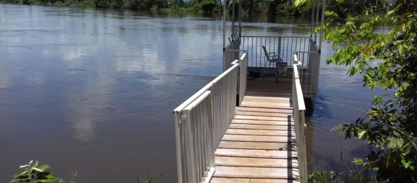 RANCHO NA CONDOMINIO PORTAL DOS DOURADOS em Paulicéia