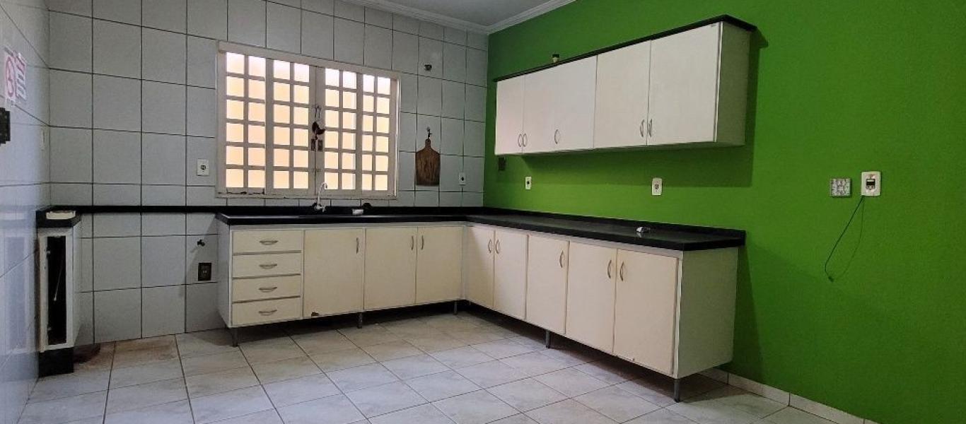 CASA NO Parque Universitário em Assis