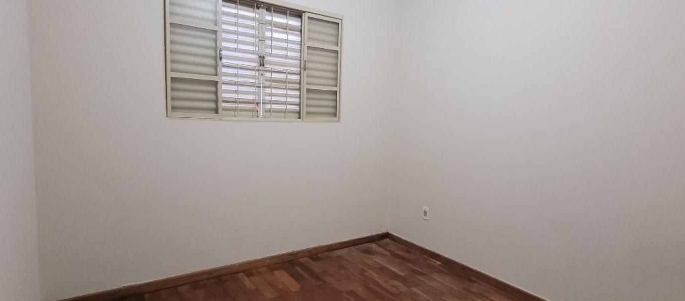 CASA NO Parque Universitário em Assis