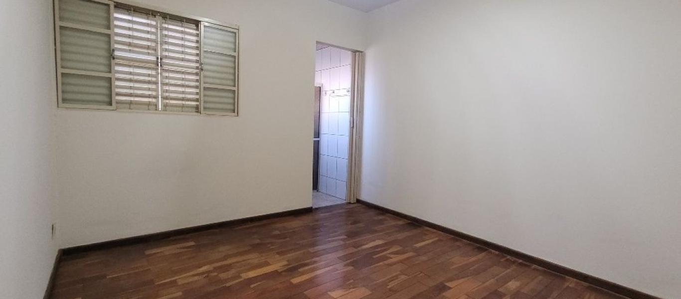 CASA NO Parque Universitário em Assis