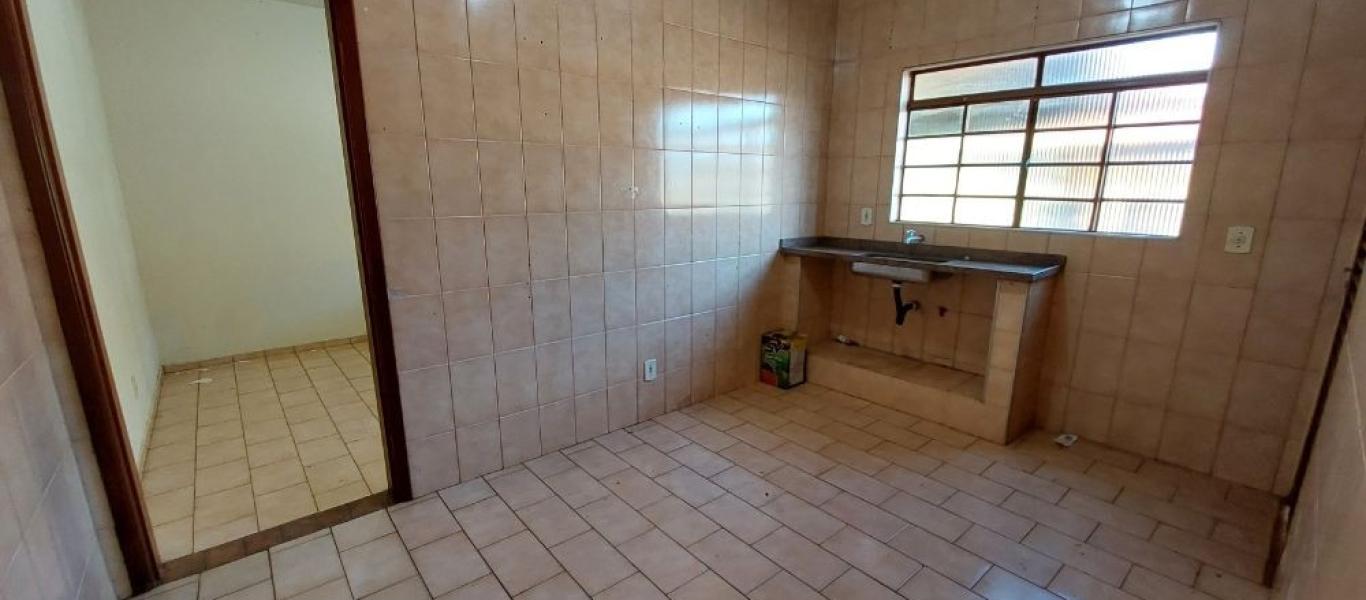 CASA NA Vila Ouro Verde em Assis