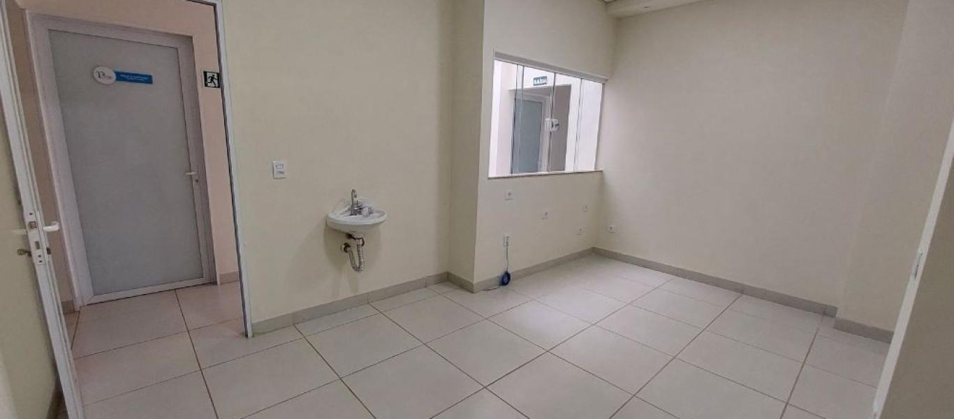 PONTO COMERCIAL NA Vila Claudia em Assis