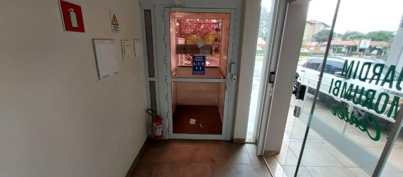 PONTO COMERCIAL NA Vila Claudia em Assis