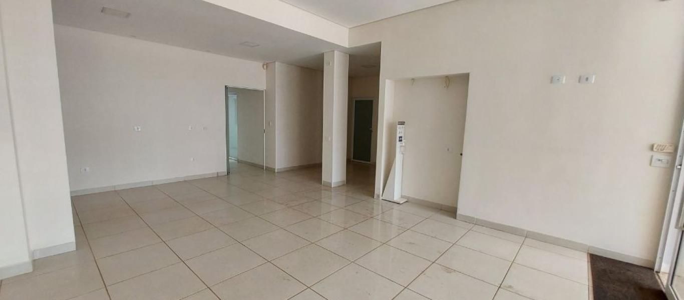 PONTO COMERCIAL NA Vila Claudia em Assis