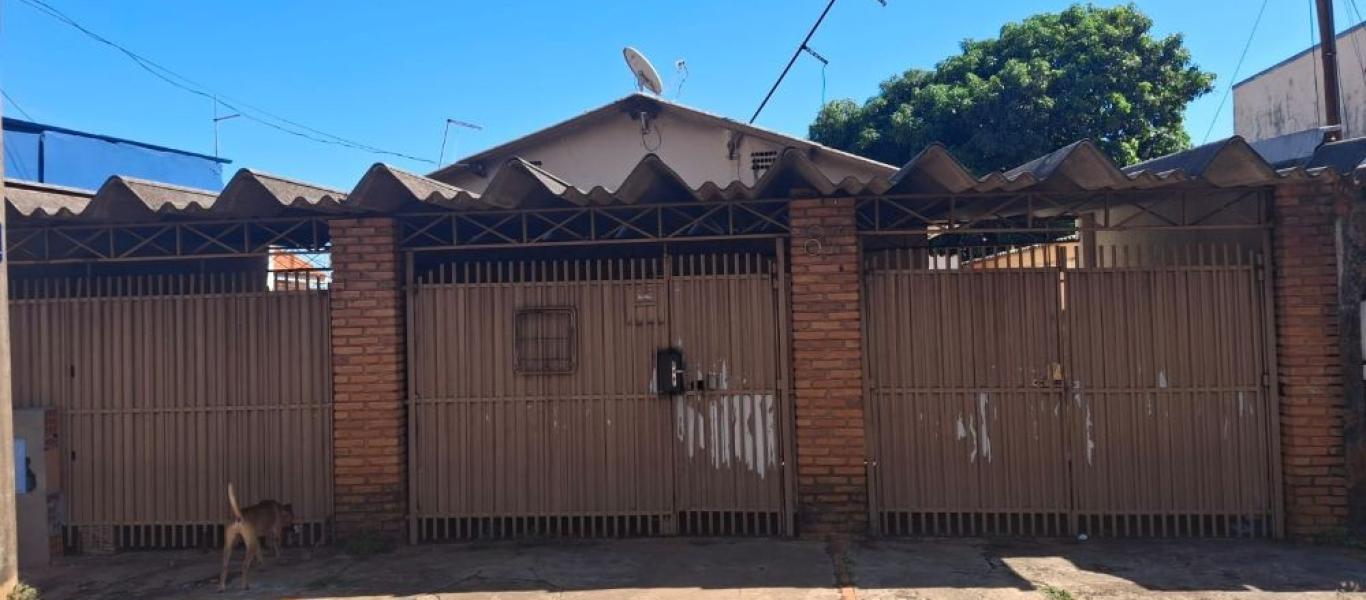 CASA NA Vila Carvalho em Assis
