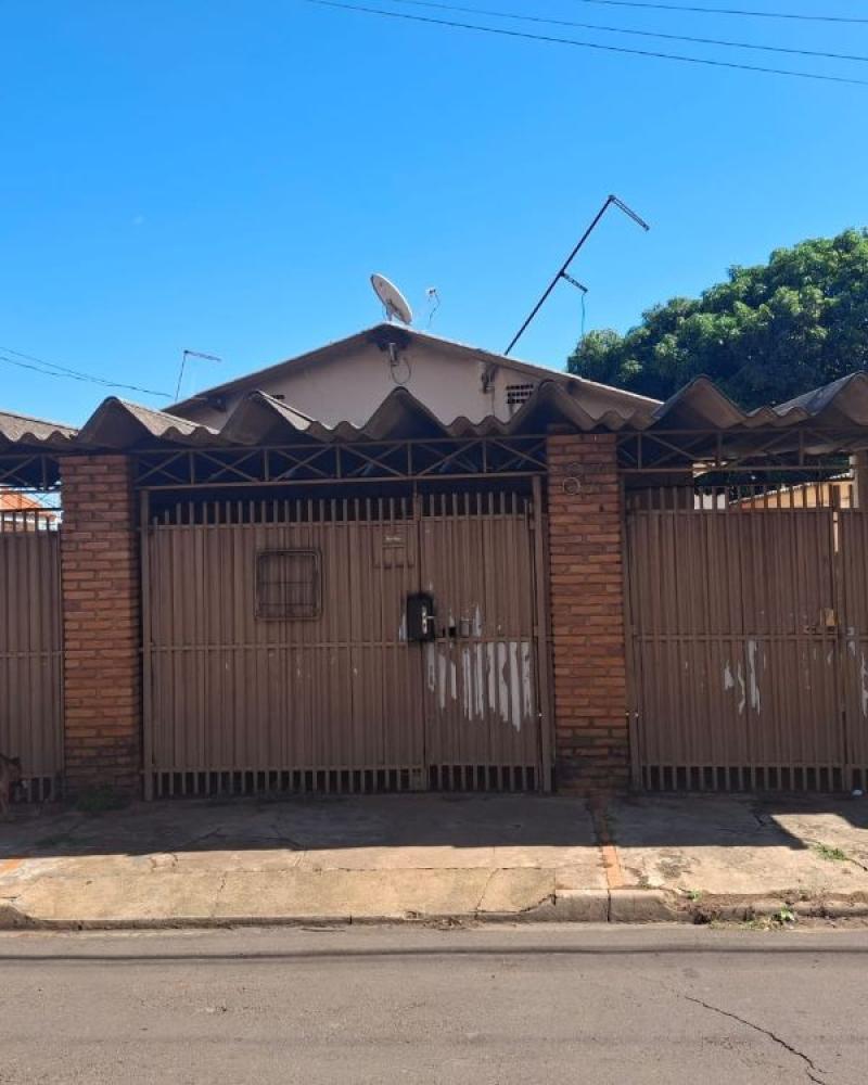 CASA NA Vila Carvalho em Assis