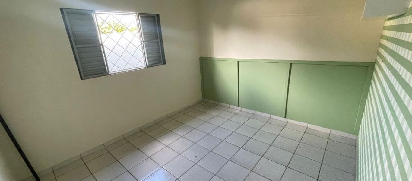 CASA NA Vila Operária em Assis