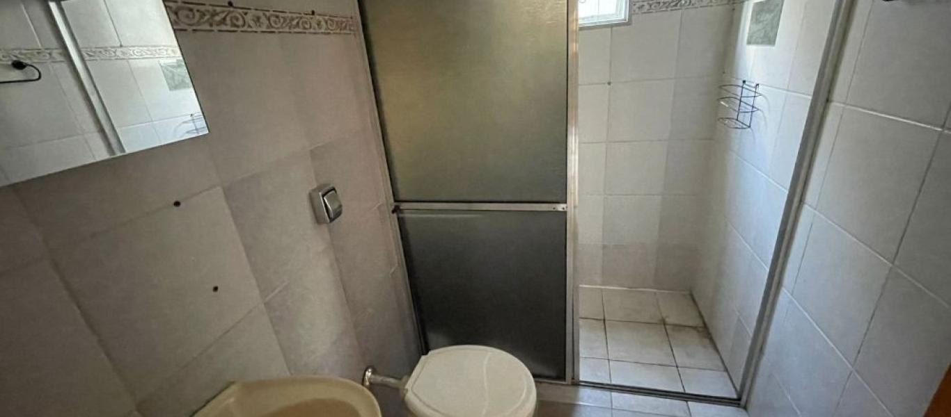 CASA NA Vila Operária em Assis