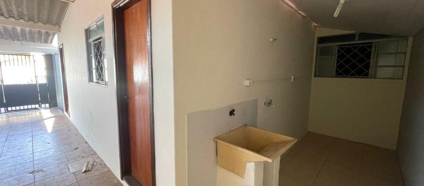 CASA NA Vila Operária em Assis
