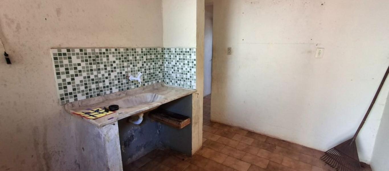CASA NA CENTRO em FLORÍNEA