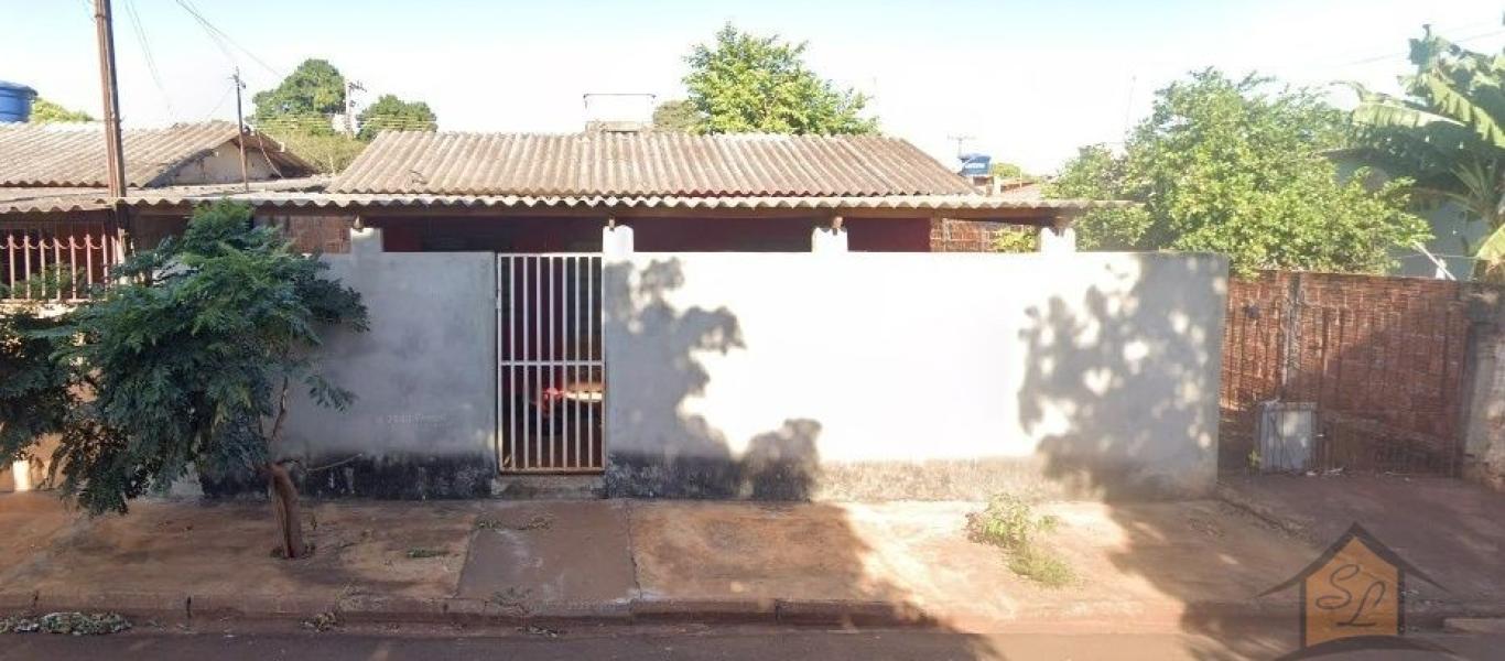 CASA NA CENTRO em FLORÍNEA