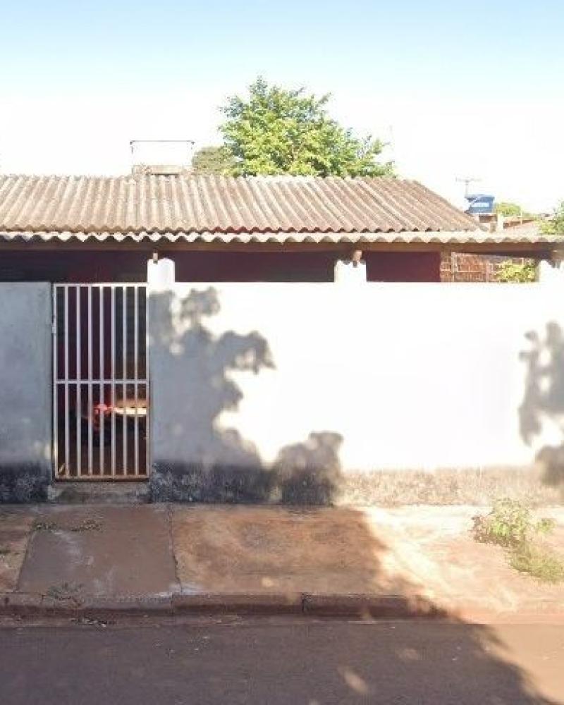 CASA NA CENTRO em FLORÍNEA