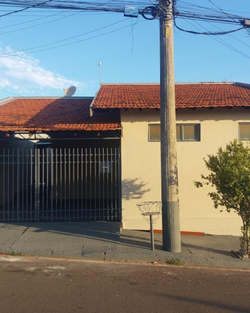 CASA NA Vila Ouro Verde em Assis
