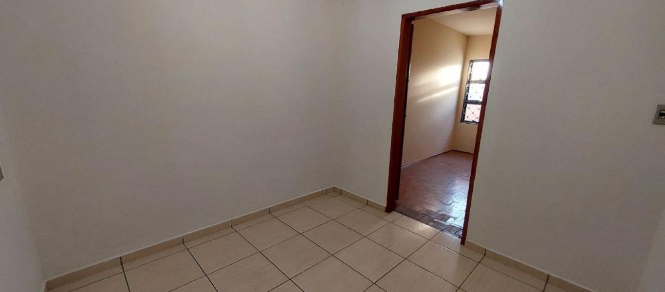 CASA NA Vila Ouro Verde em Assis