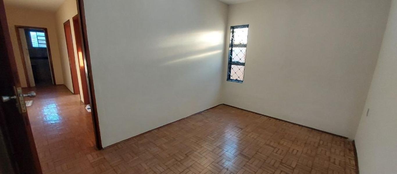 CASA NA Vila Ouro Verde em Assis