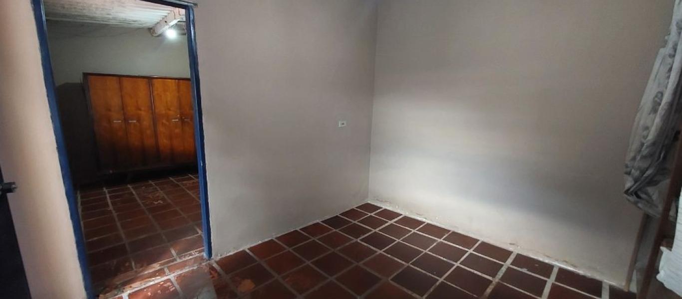CASA NA Vila Ouro Verde em Assis