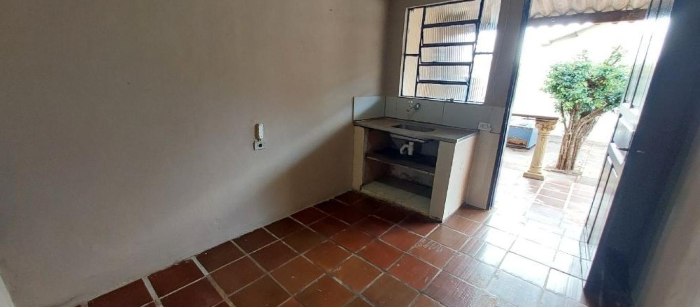 CASA NA Vila Ouro Verde em Assis