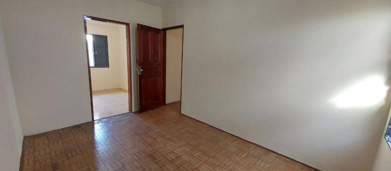 CASA NA Vila Ouro Verde em Assis