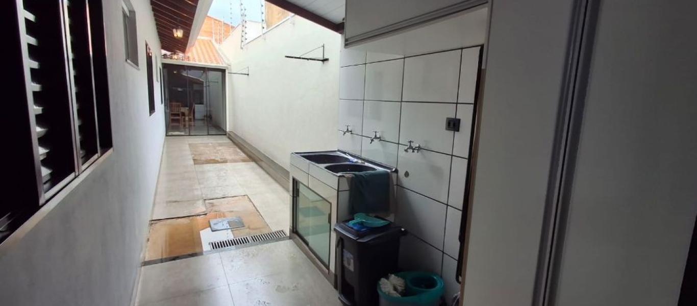 CASA NO Parque Universitário em Assis