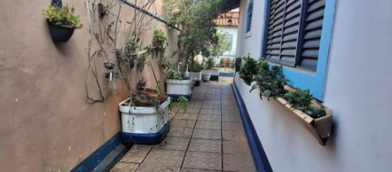 CASA NA Vila Tênis Clube em Assis