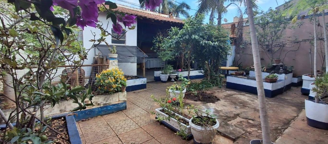 CASA NA Vila Tênis Clube em Assis