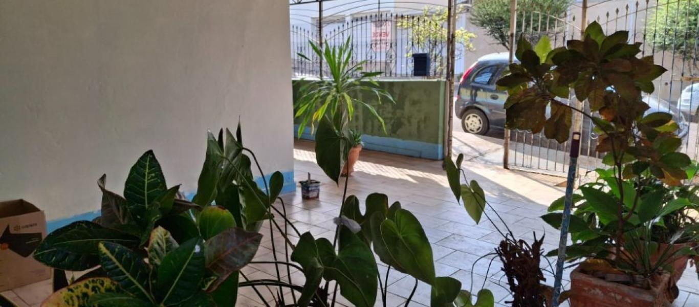 CASA NA Vila Tênis Clube em Assis