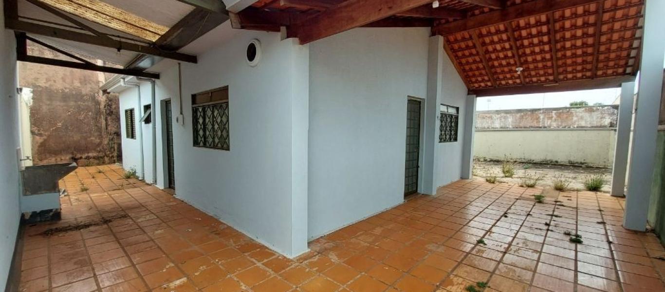 CASA NA Vila Rodrigues em Assis