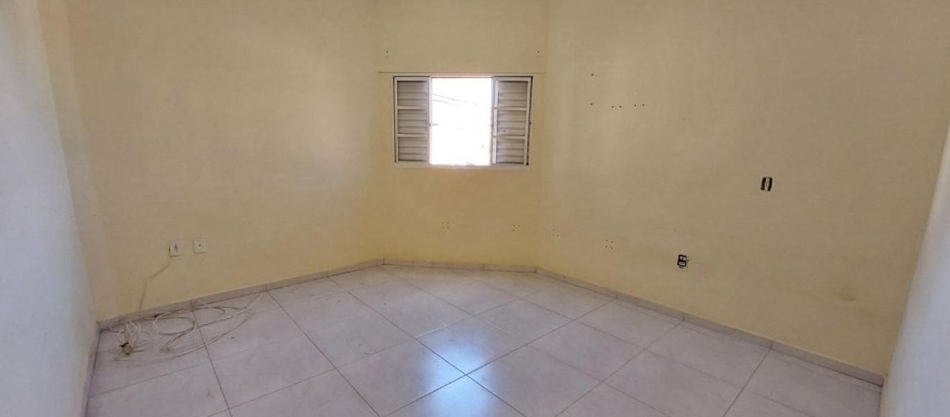 CASA NA Vila Tênis Clube em Assis