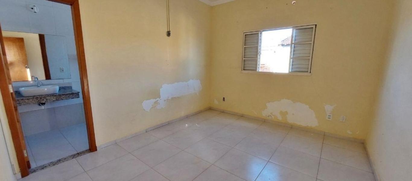 CASA NA Vila Tênis Clube em Assis