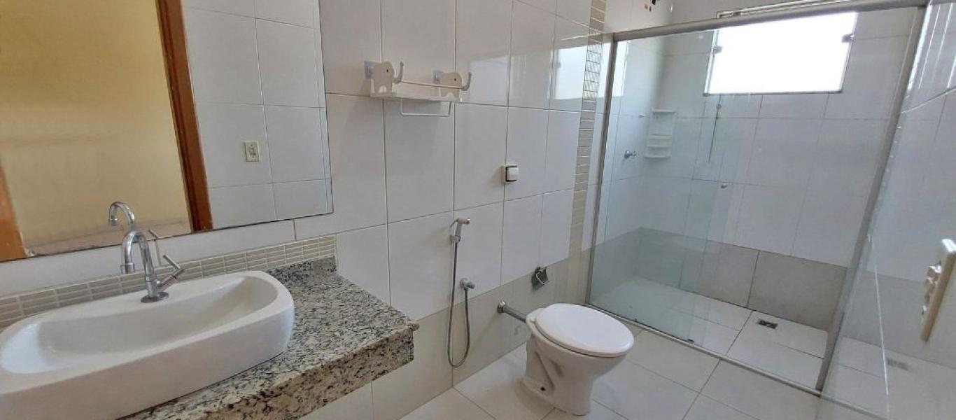 CASA NA Vila Tênis Clube em Assis