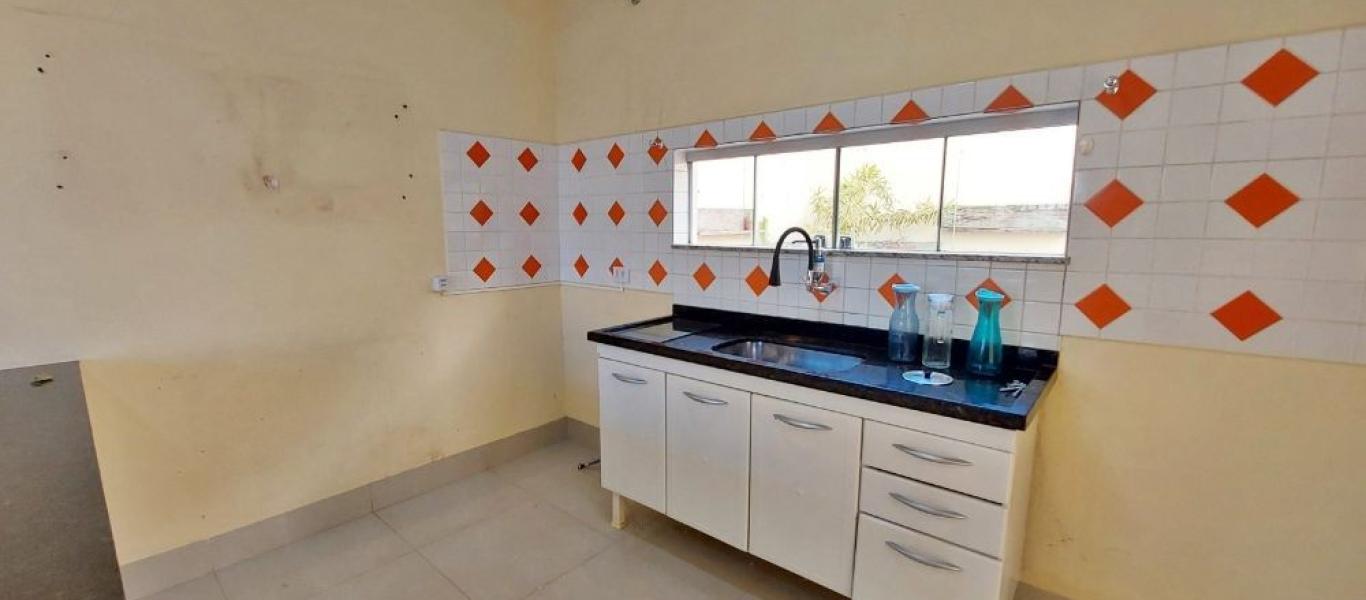 CASA NA Vila Tênis Clube em Assis