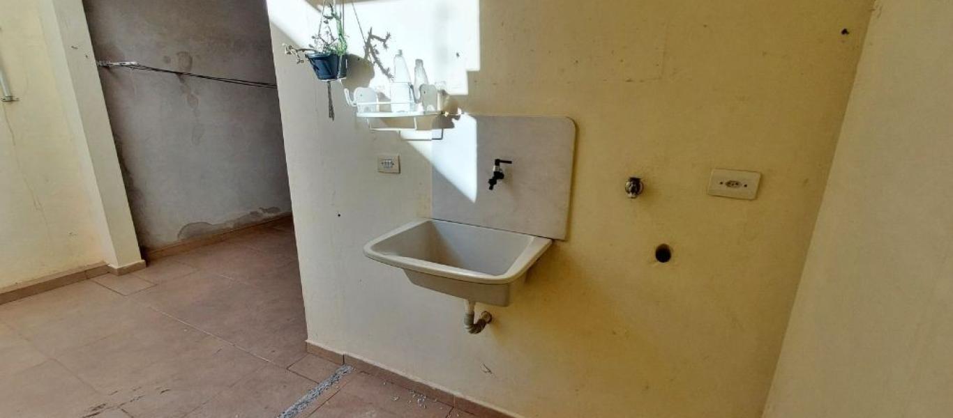 CASA NA Vila Tênis Clube em Assis