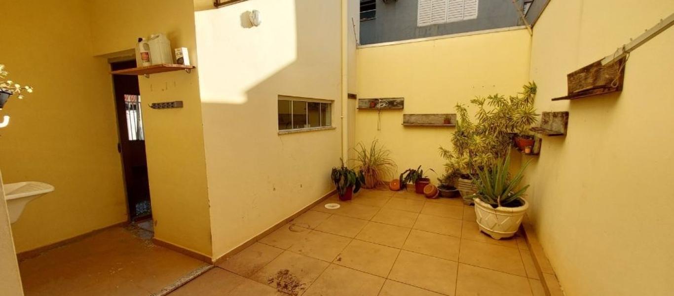 CASA NA Vila Tênis Clube em Assis