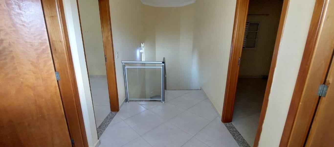 CASA NA Vila Tênis Clube em Assis