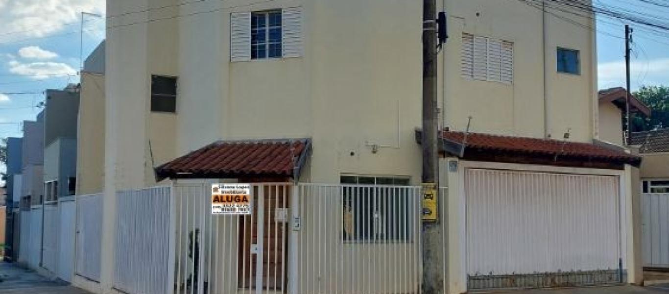 CASA NA Vila Tênis Clube em Assis