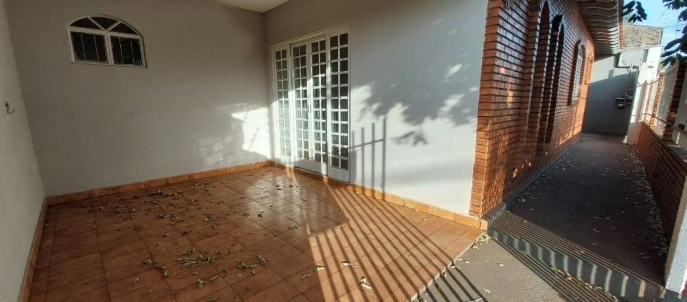 CASA NO Jardim Paulista em Assis