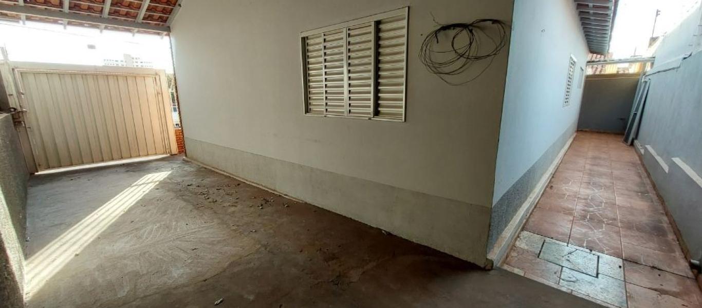 CASA NO Jardim Paulista em Assis