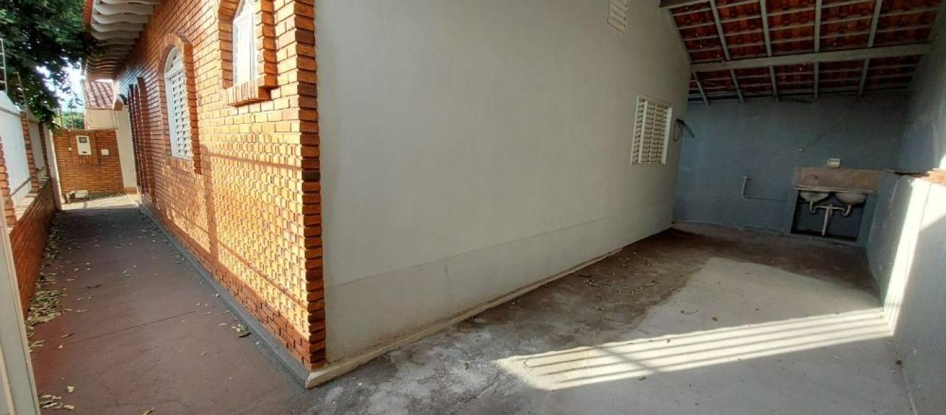 CASA NO Jardim Paulista em Assis