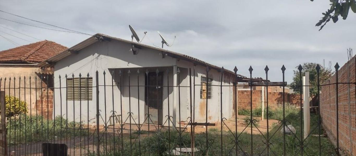 CASA NA Vila Ribeiro em Assis