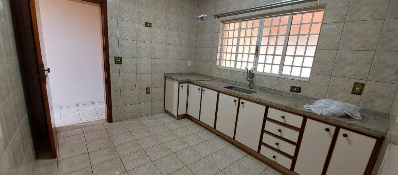 CASA NO Jardim Europa em Assis
