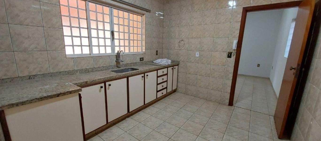 CASA NO Jardim Europa em Assis