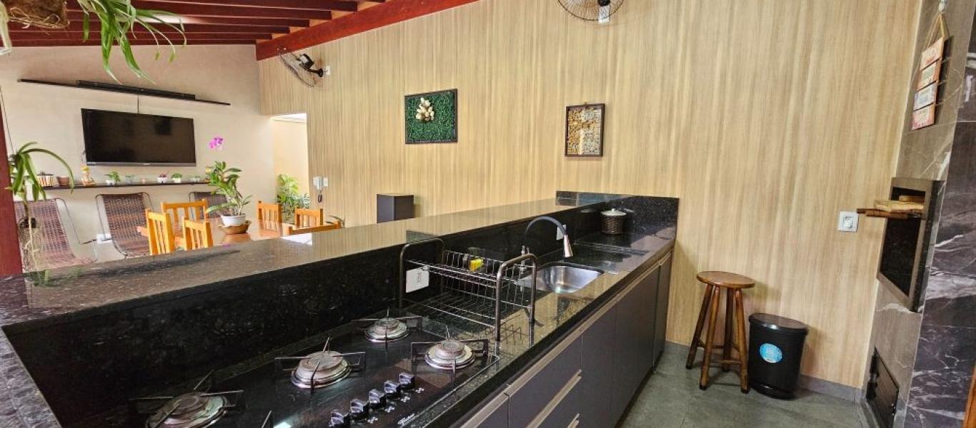 CASA NA SANTA CECILIA em Assis