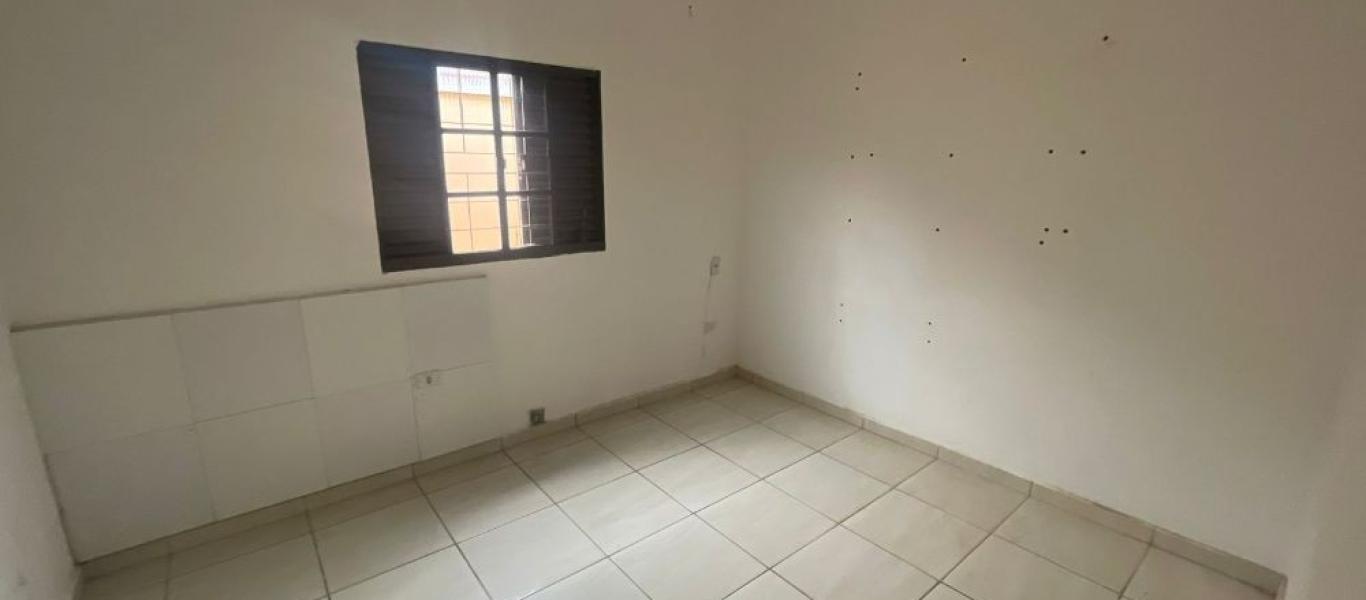 CASA NA Vila Carvalho em Assis