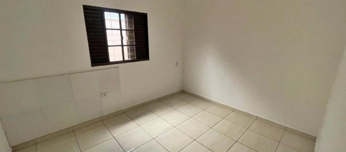 CASA NA Vila Carvalho em Assis
